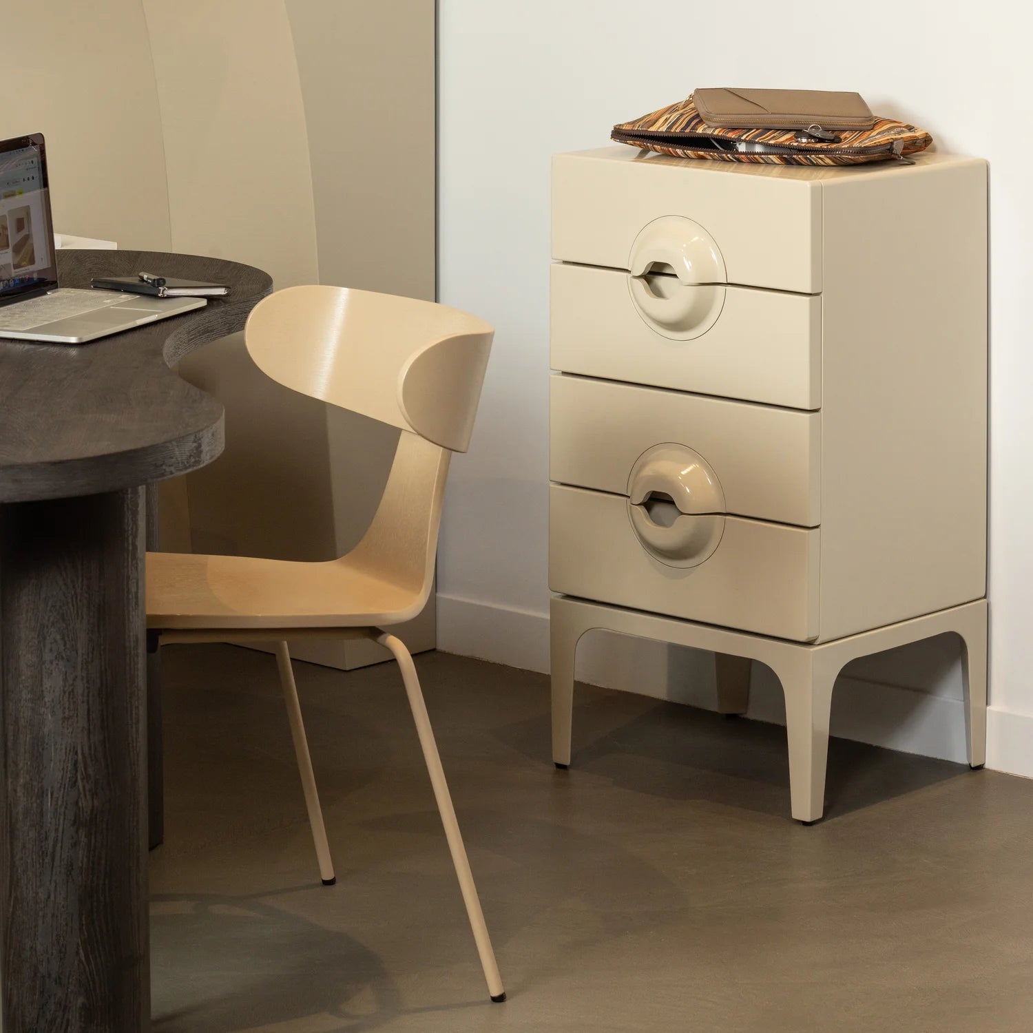 Merge chest of drawers with 4 drawers