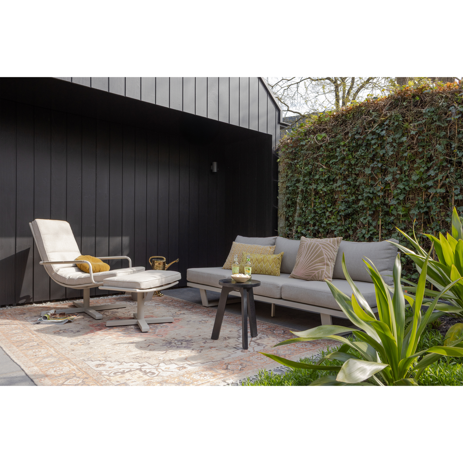 Coosa outdoor armchair 