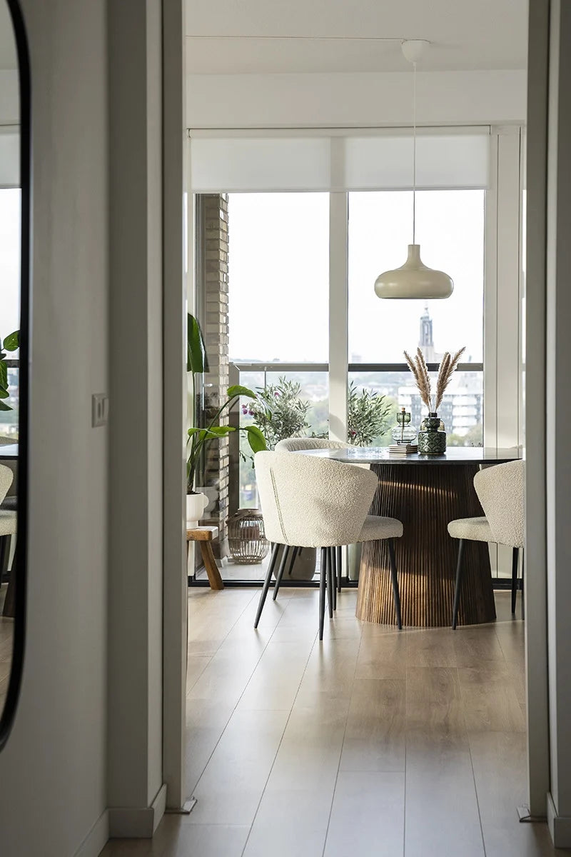 Maxim dining table