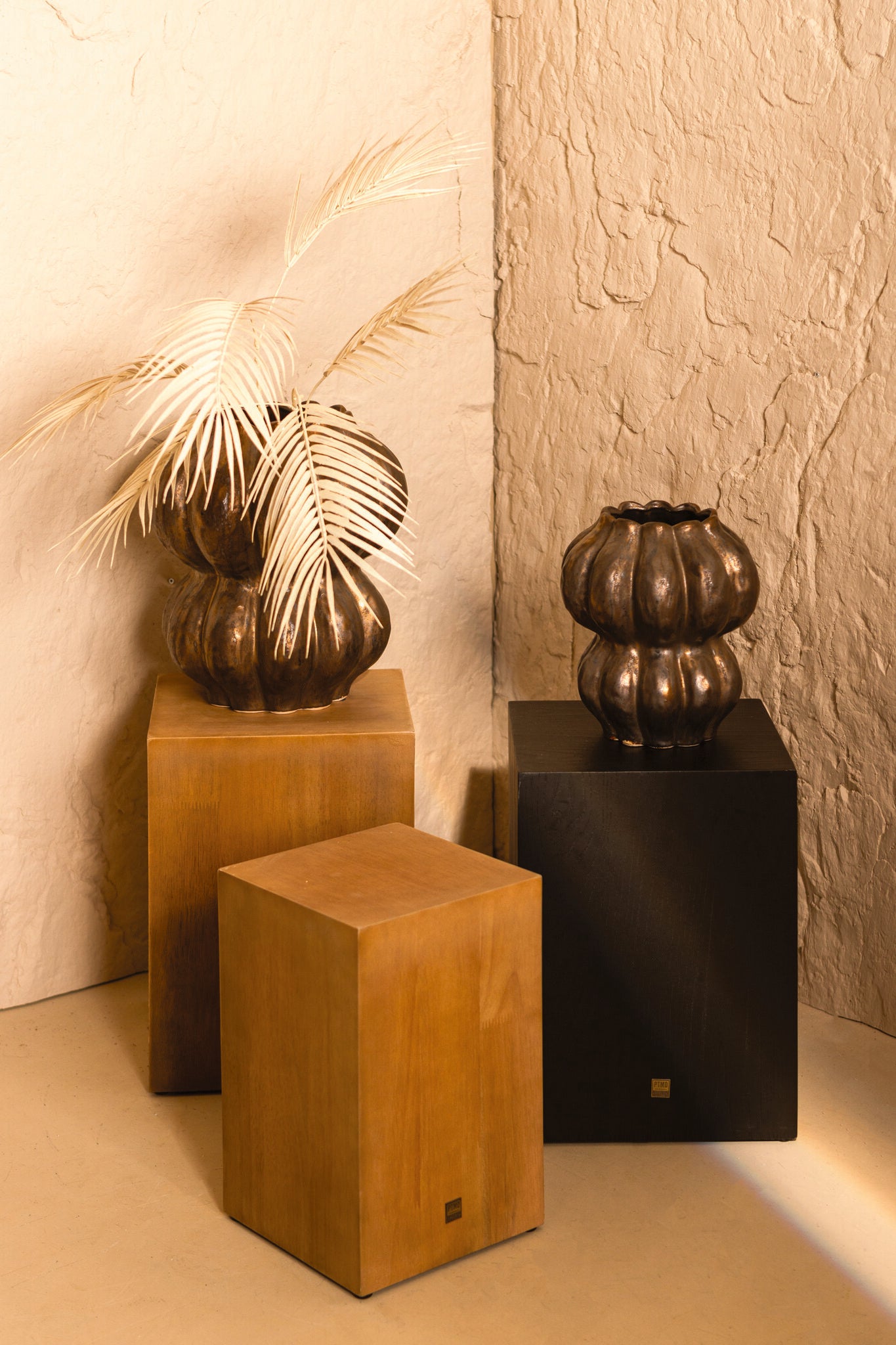 Gustavo Black Colored Oakveneer Pedestal SV2 S