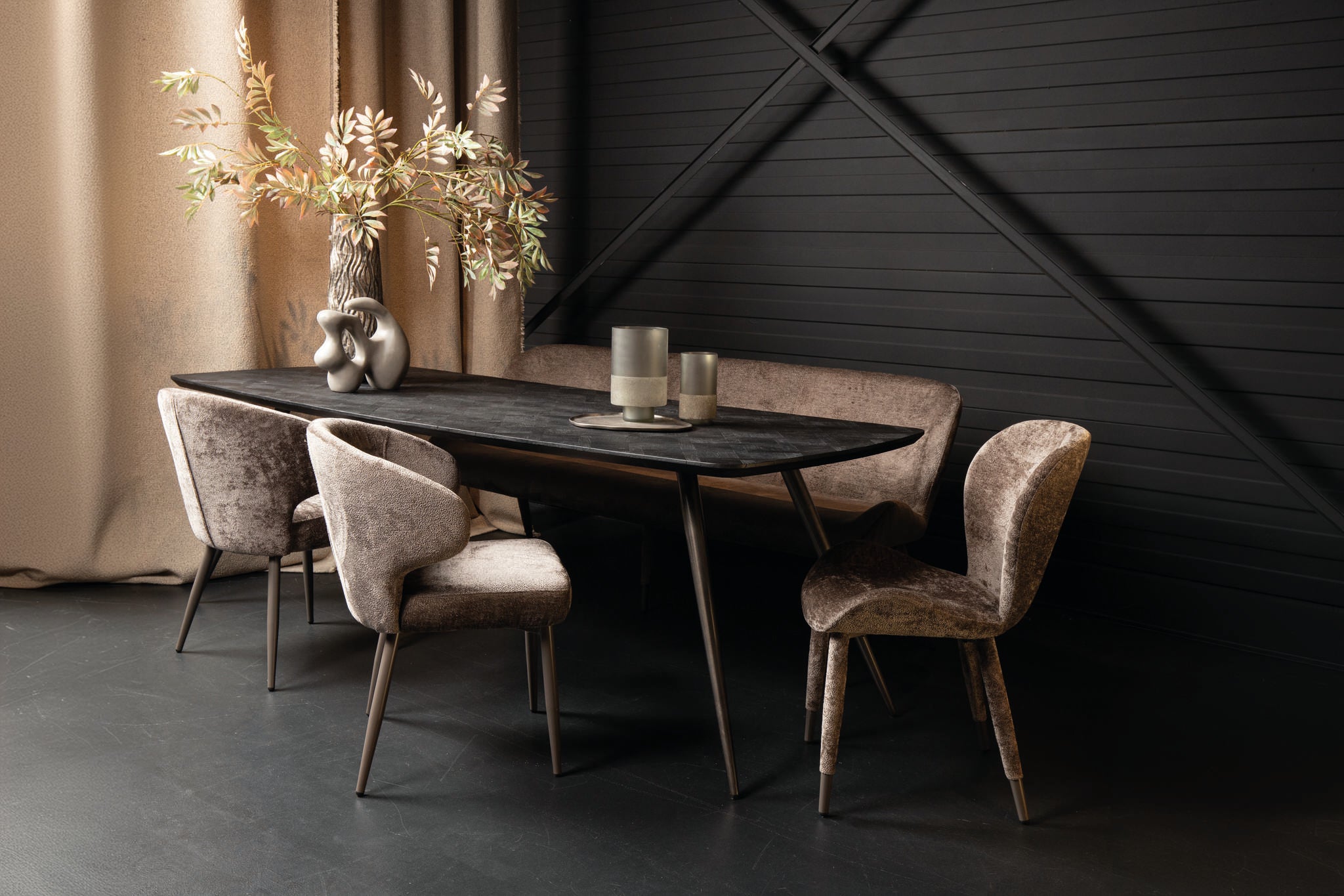 Eettafel Fieron Black Acaia Wooden Oval 240cm