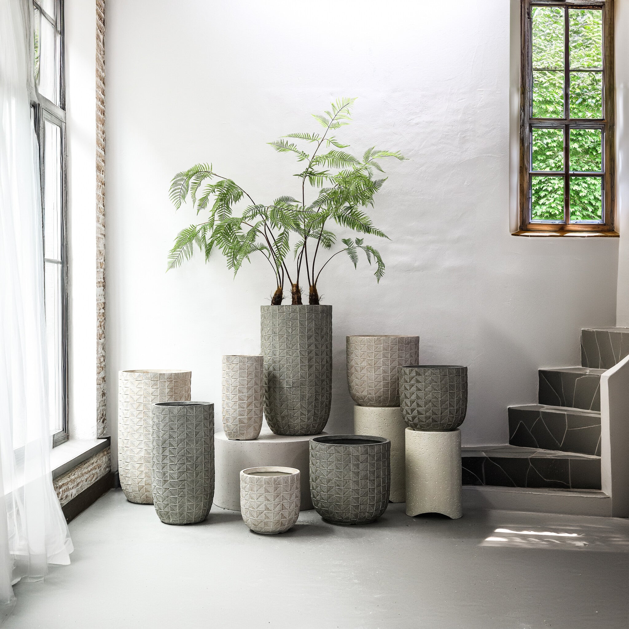 Suguna White Round Magnesium Pot Squares High SV3