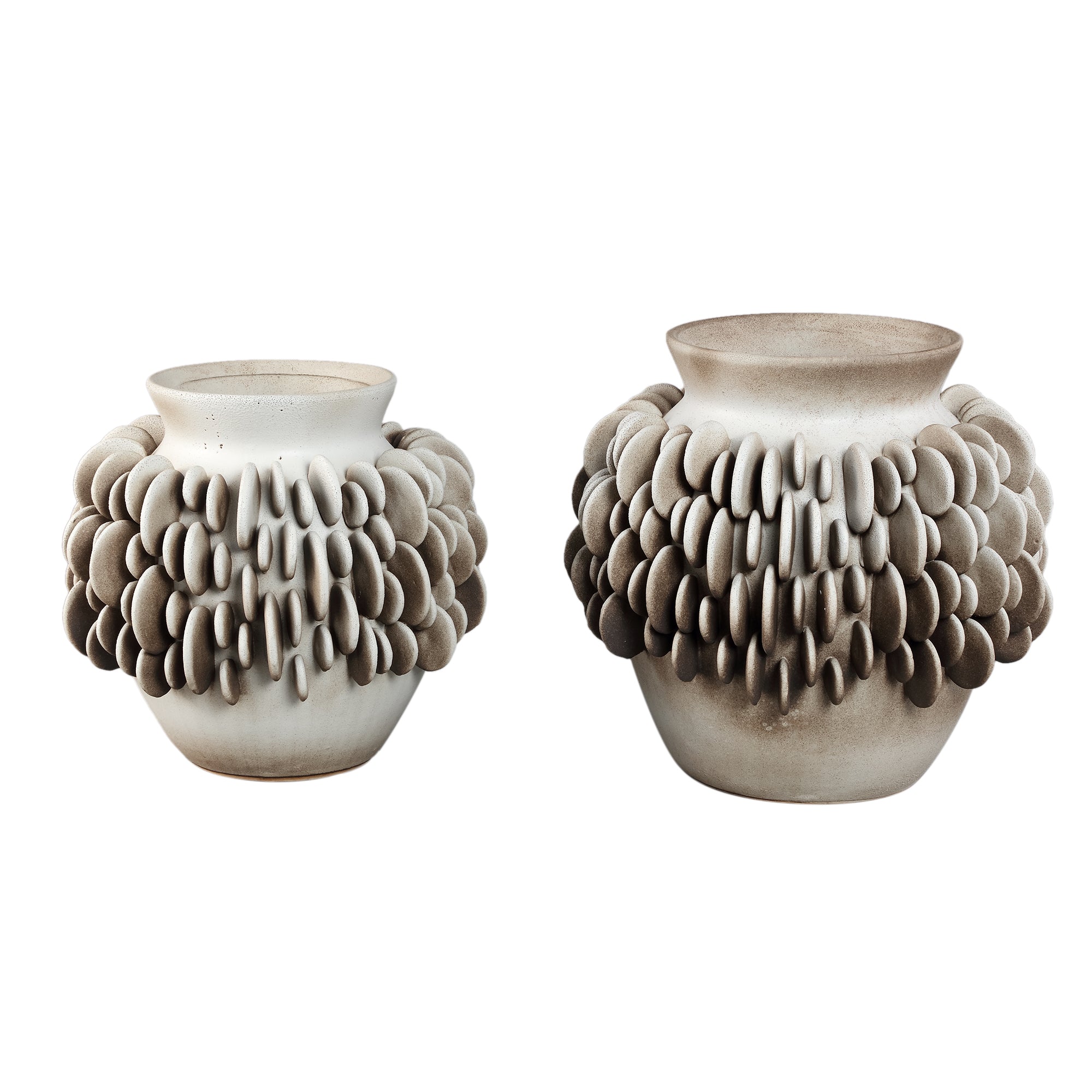 Wina Beige ceramic vase with round scales low S