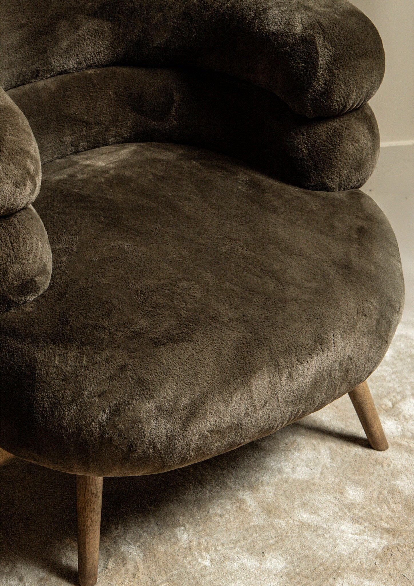 Fauteuil Nelly Dark Brown Fabric Fur