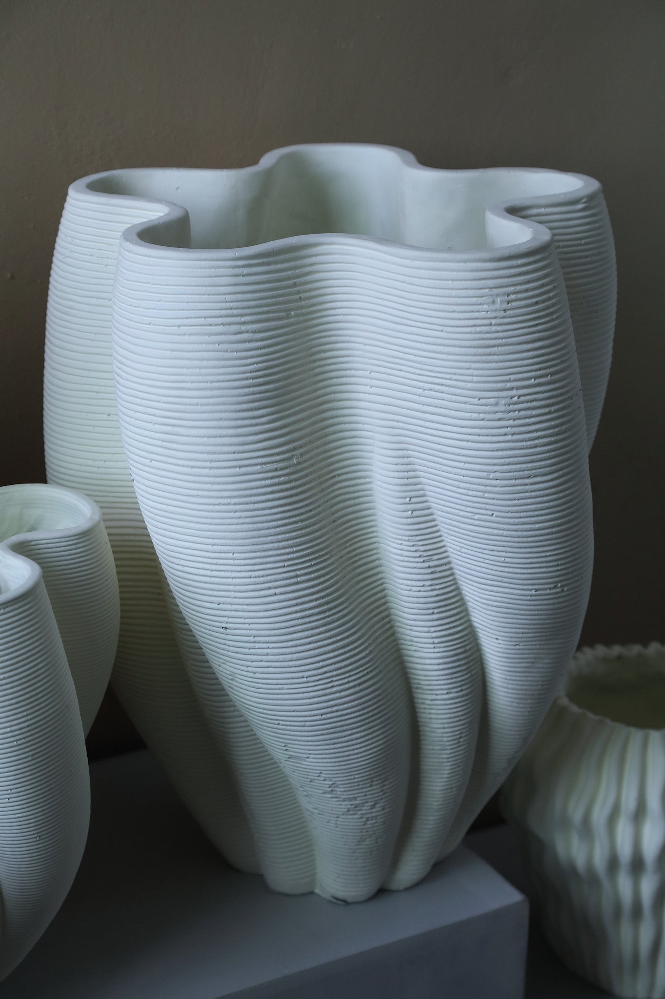 Hastin White Cement Wavy Ribbed Vase 3D Look L