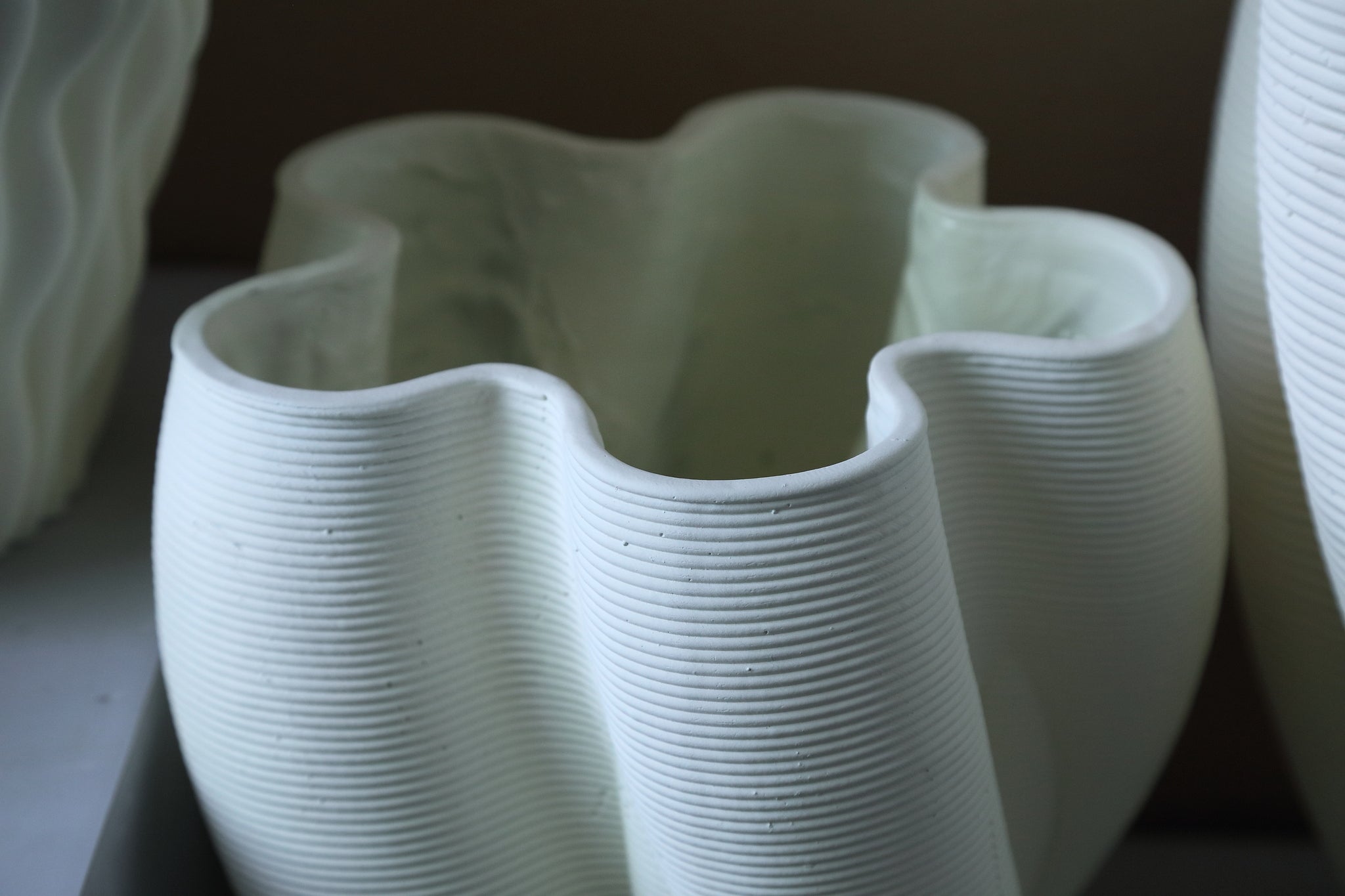 Hastin White Cement Wavy Ribbed Vase 3D Look L