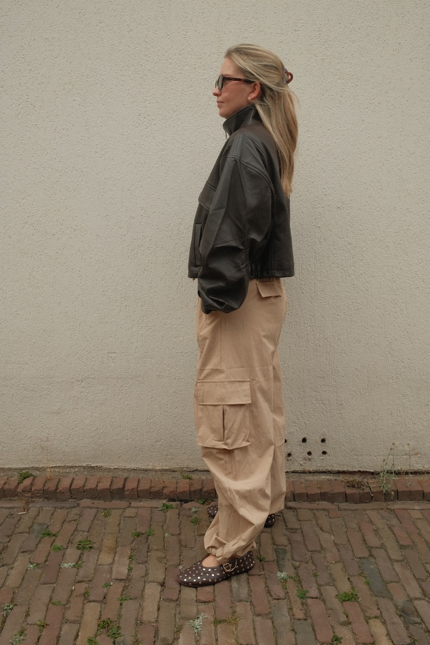 Jas Jaeli bruin