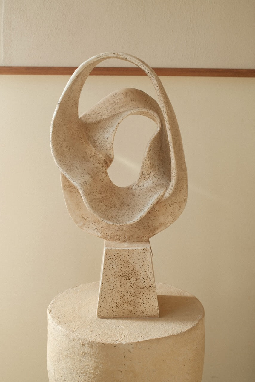 Ornament Isolde 25x16x47 cm sand