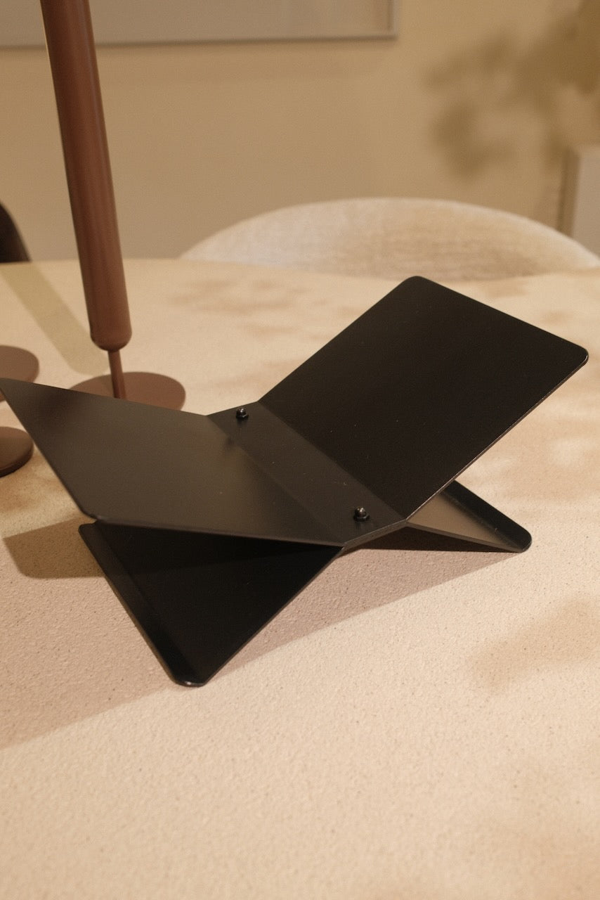 Brook book stand lying down