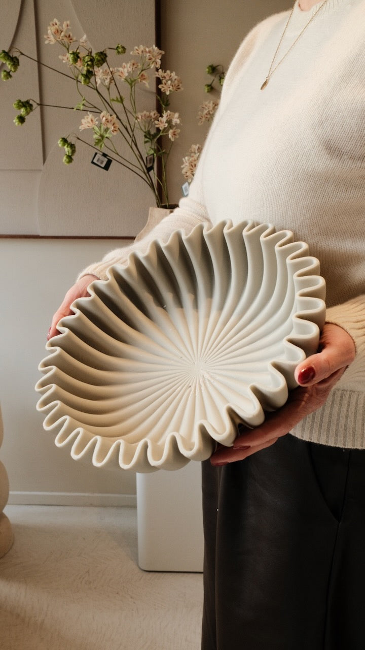 Schaal Wave L - licht grijs