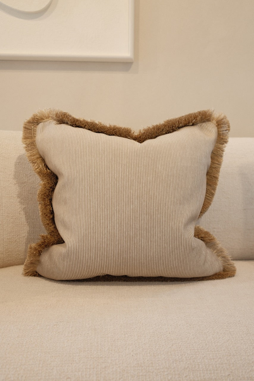 Kussen Felix Sand + Fringe Gold 50 x 50 cm
