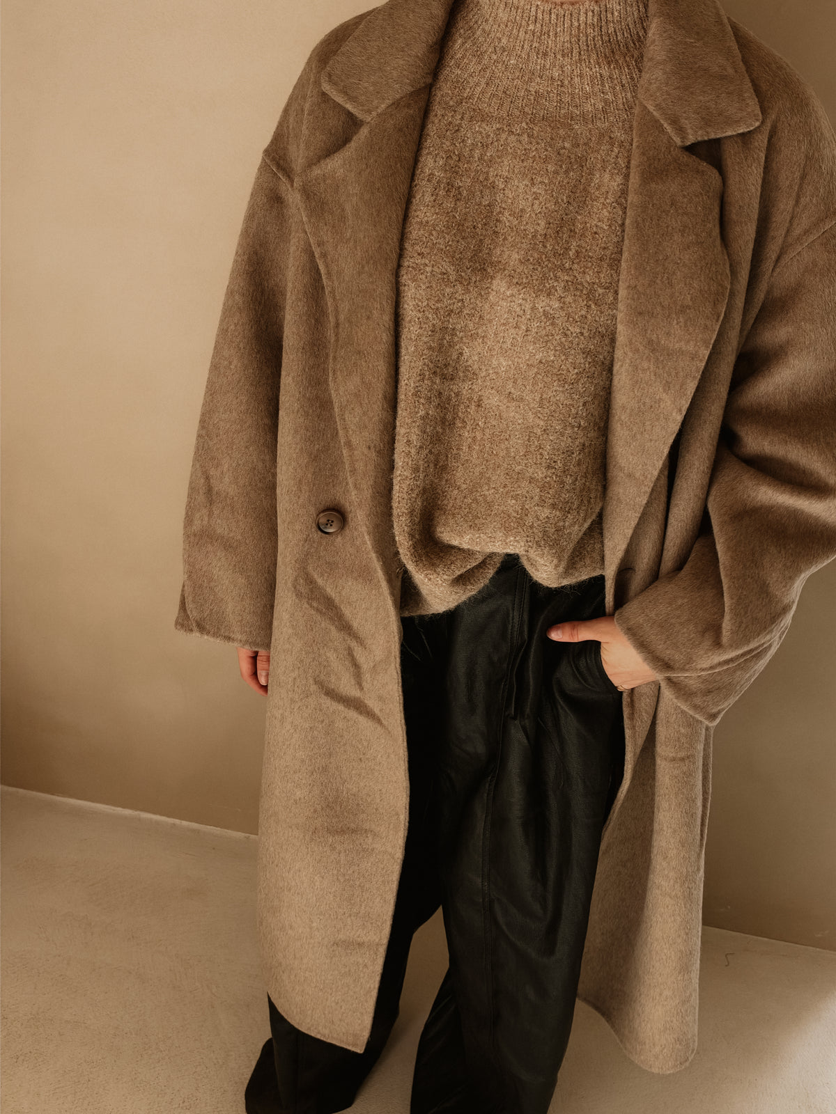 Jas Nola Taupe