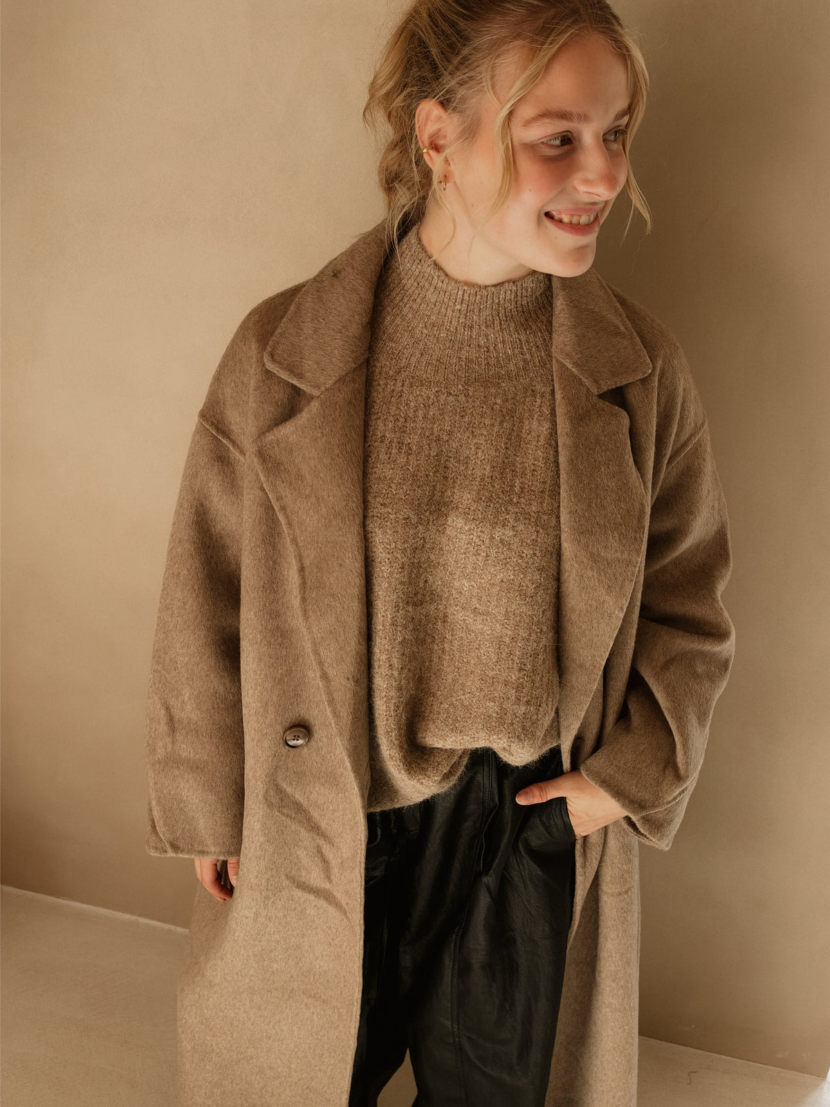 Jas Nola Taupe