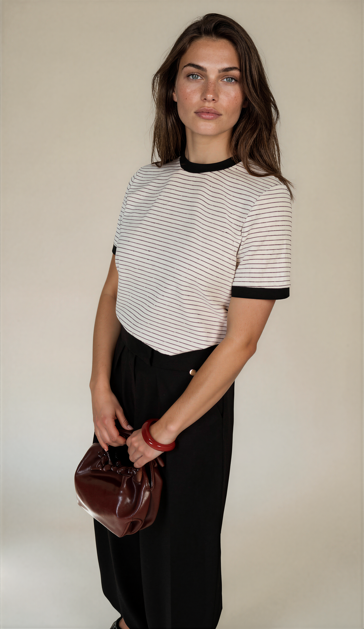 T-shirt Yuna Zwart