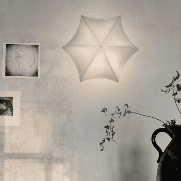 Lamp Poem wall/ceiling light