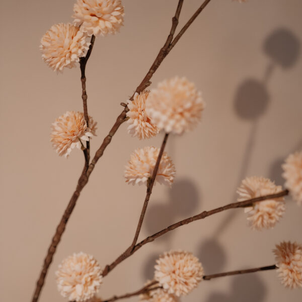 Kunsttak pompom spray M Cream