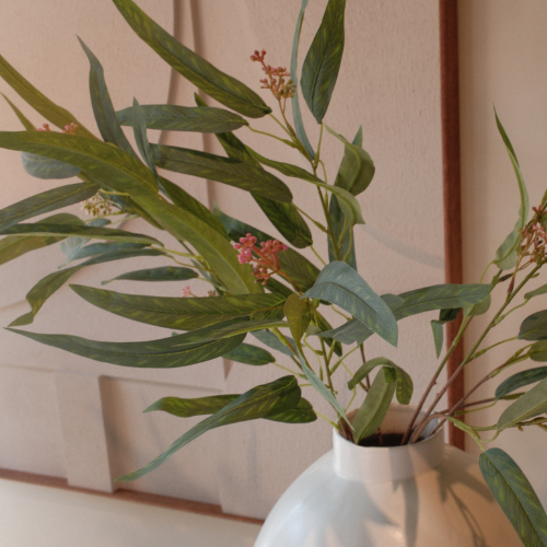Kunsttak Eucalyptus fijn w/roze berry groen lvs
